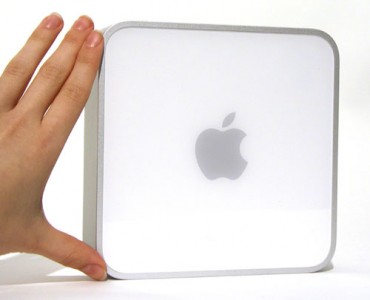 Mac mini is small!